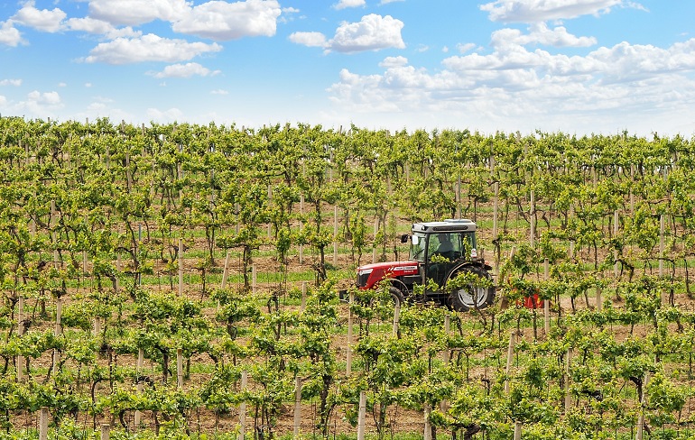 Come scegliere il trattore giusto per la tua azienda agricola