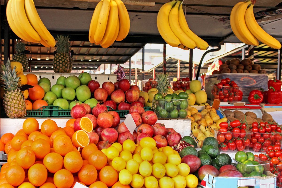 How Zimbabwean smallholders lose value between farm and market
