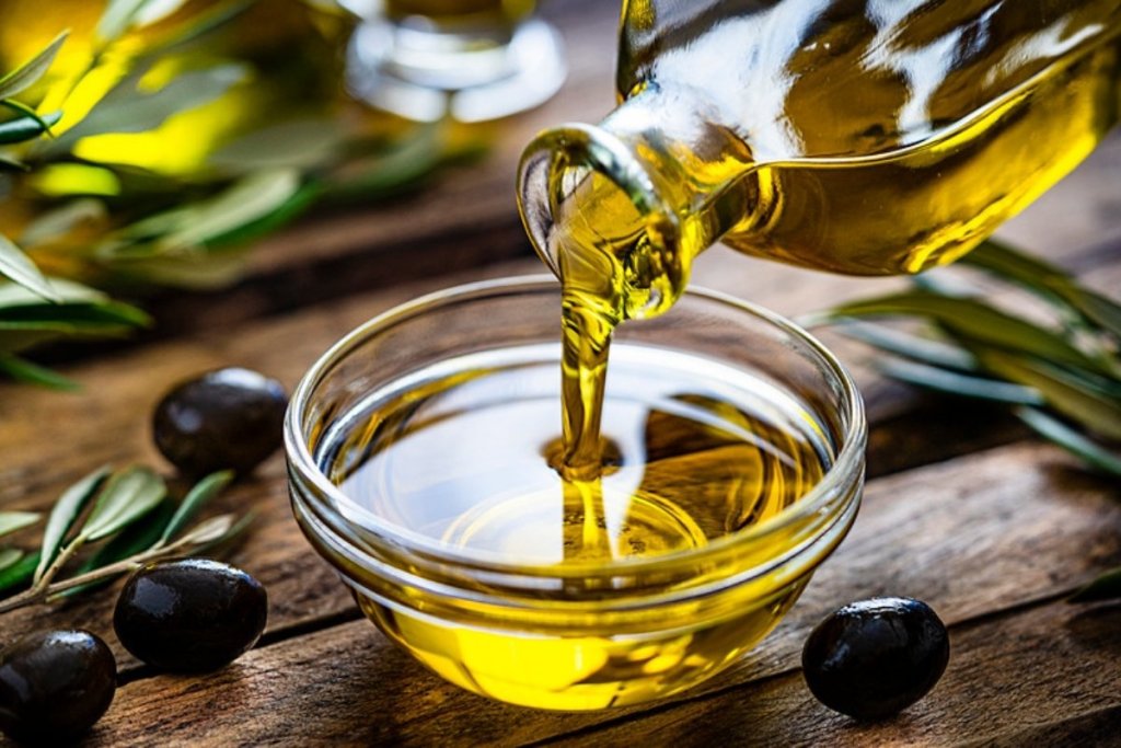 Italy buys 61.6% of Greece's extra virgin olive oil exports at 25% below other buyers