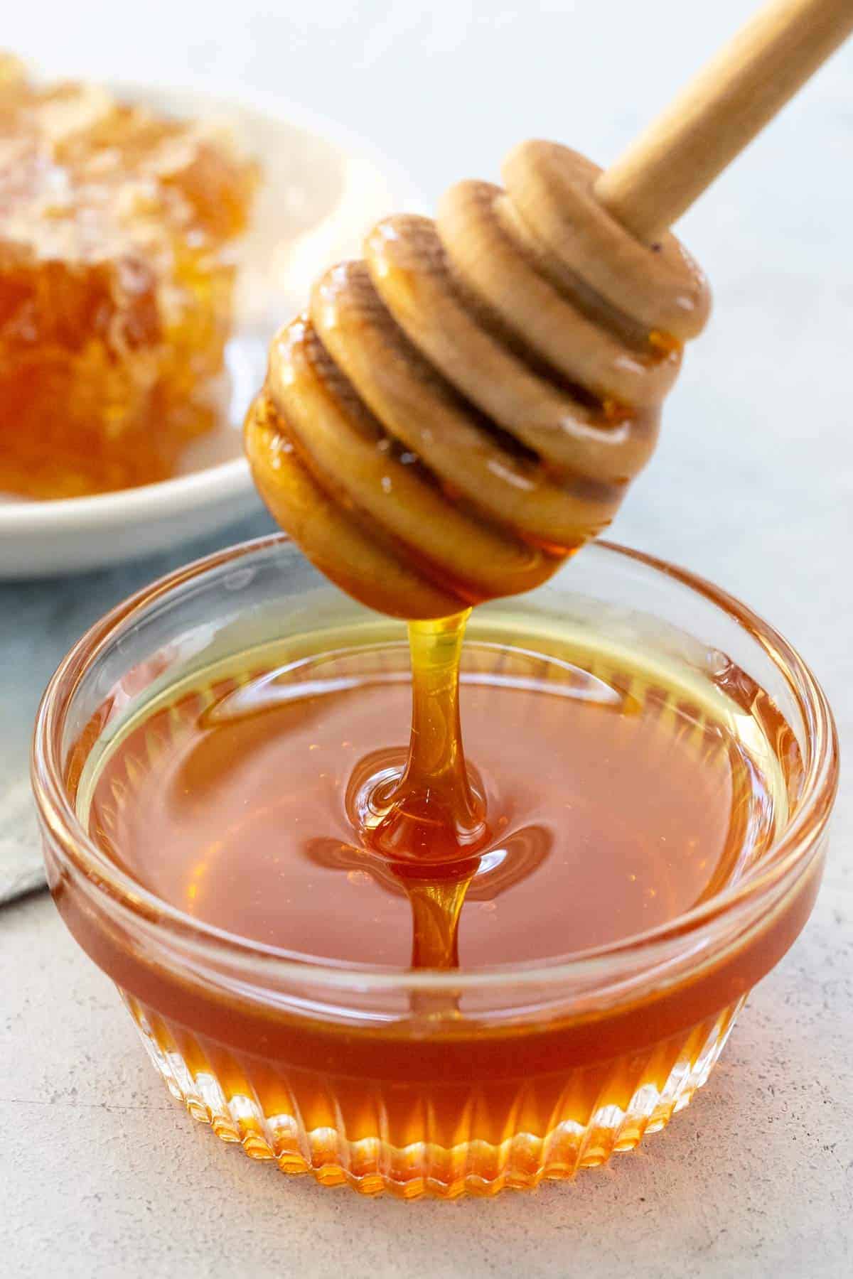 Polyfloral honey; 30 000 kg avaliable; either in jars (different sizes depending on buyers choice) or tins (25kg each).