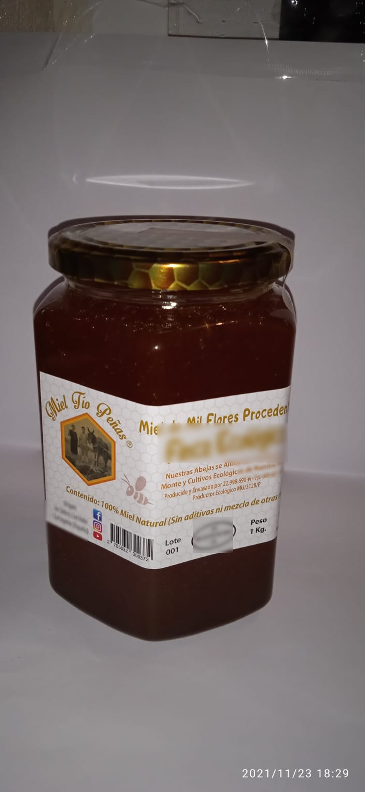 Raw Flower Honey, 1Kg. From bees in an ecological certified farm.