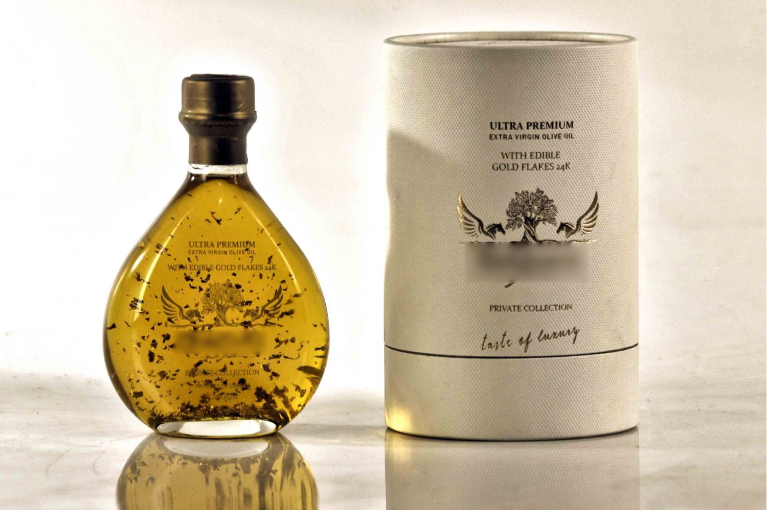 Extra Virgin Οlive Οil Manaki 250 Ml with 24 carat edible gold leaves in Crystal decanter and luxury gift box.