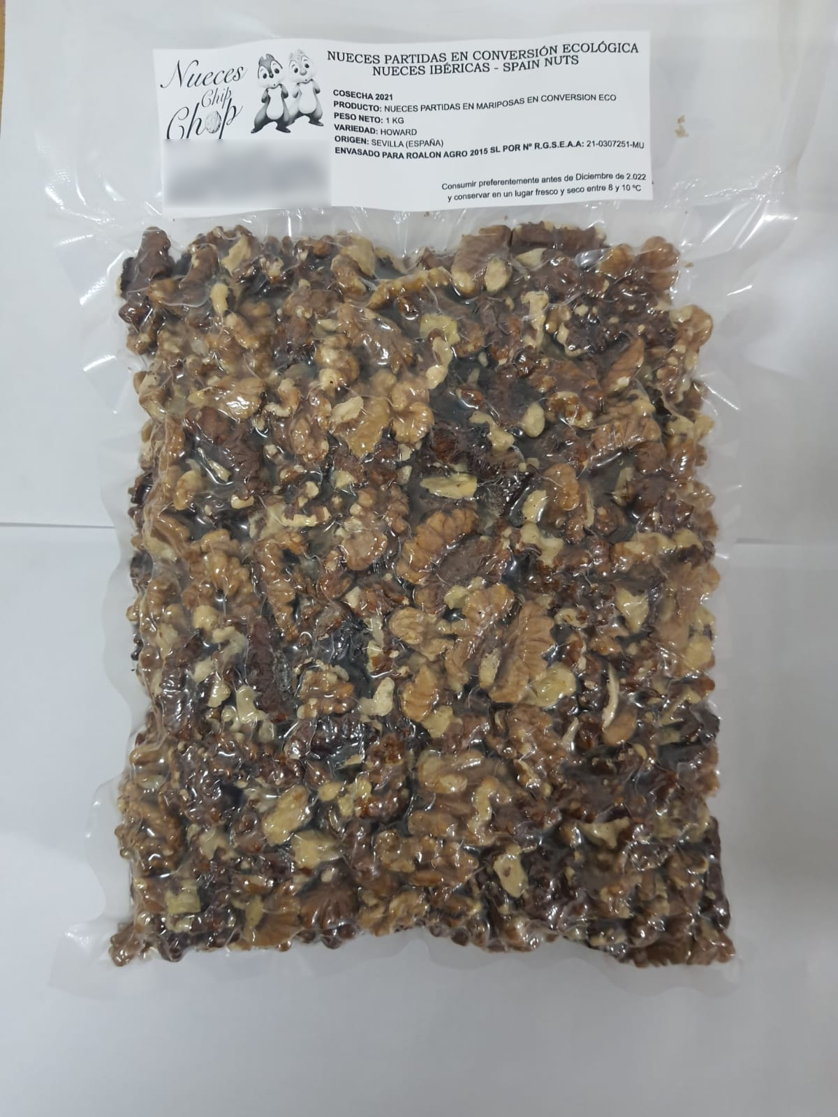 Organic Walnuts in grain vacuum packed in 1 kg bags from the 2020 campaign Serr, Chandler and Howard varieties