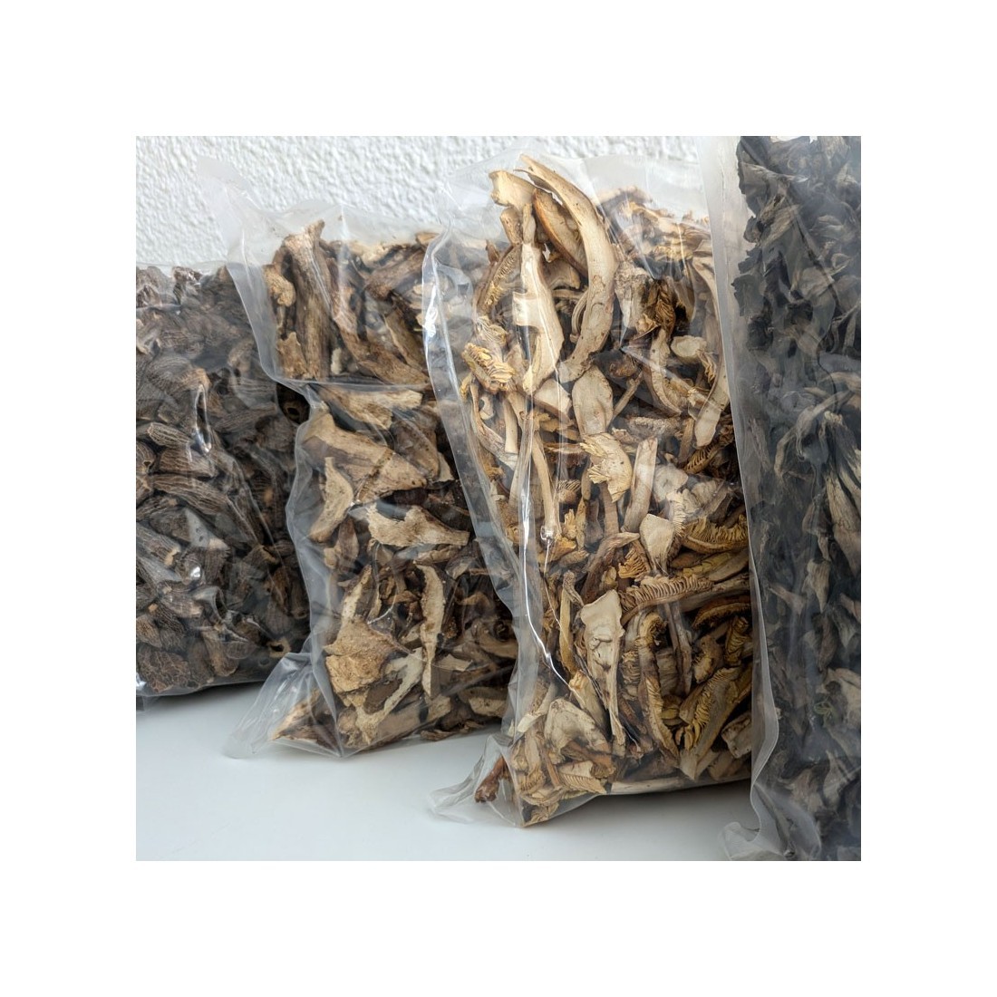 Dried saffron milk cap mushrooms - in bulk