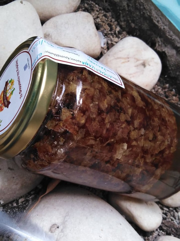 THYME HONEY WITH PARTS OF HONEYCOMBS 1KG