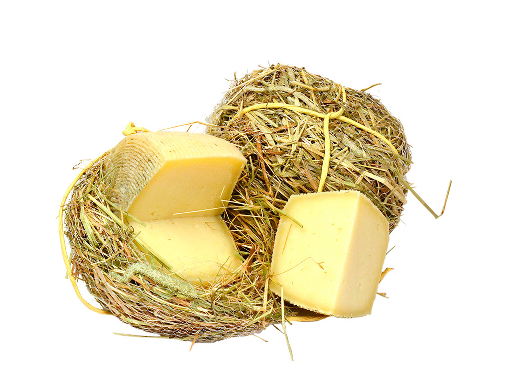 Sheep and goat cheese ripened in hay - whole cheese from 1,1 to 1,2 kg