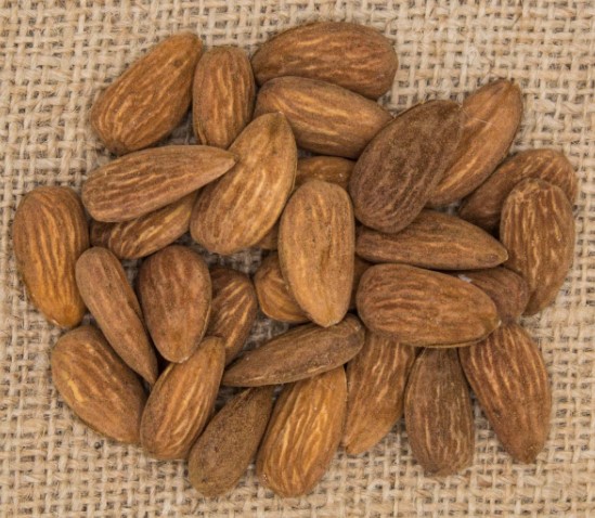Organic unpeeled Ferragne variety almonds 500 gr.