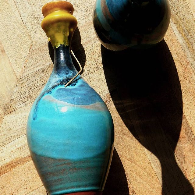 Skafida Extra Virgin Olive Oil 500ml in handmade ceramic bottle (Rakana)