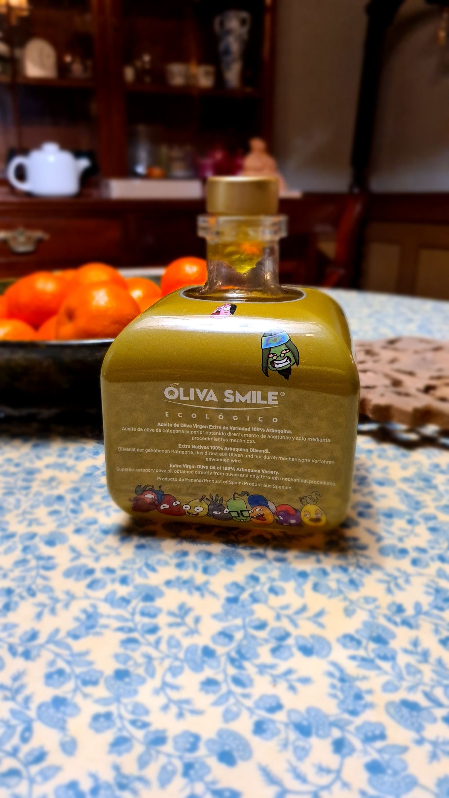 Unfiltered and organic Extra Virgin Olive Oil 100% Arbequina 500ml glass bottle