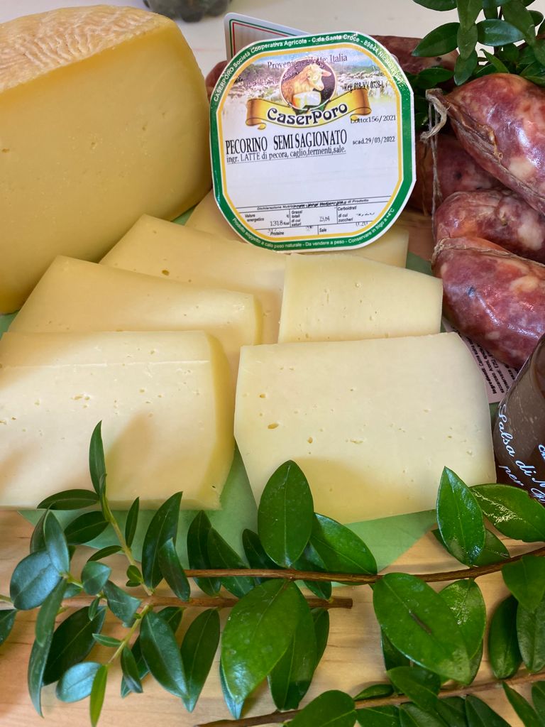 Semi-aged Pecorino cheese 500 g