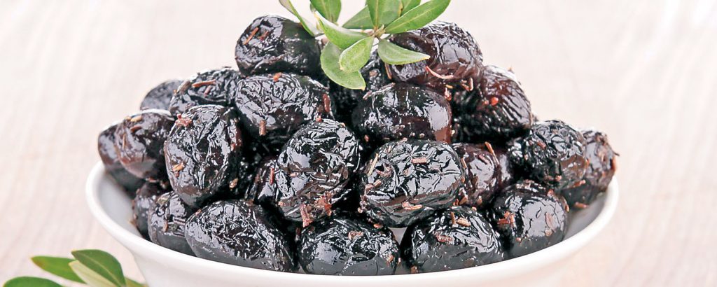 Authentic Black Salty Olives from Lesvos island-North Aegean region-Greek taste- (Vacuum packaging 200g)