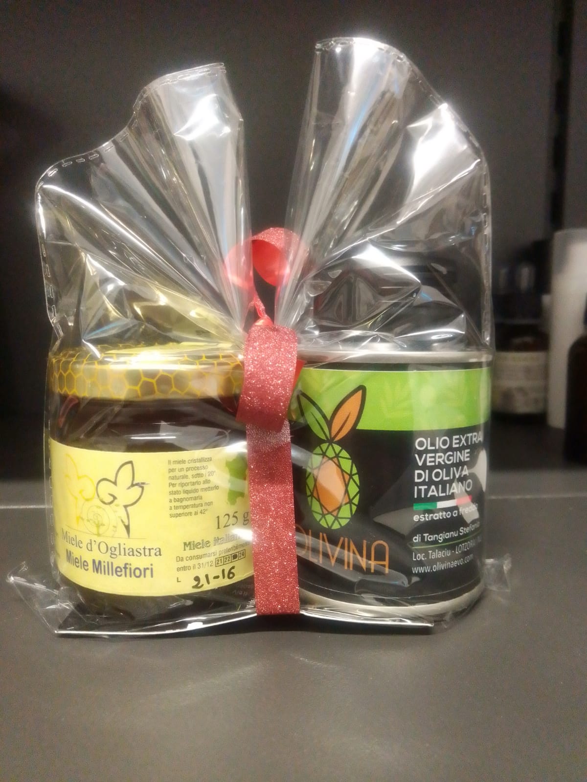 EXTRA VIRGIN OLIVE OIL - COLD PRESSED - ITALIAN - TIN 0,10 L