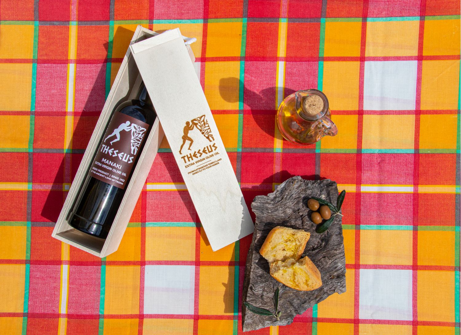 Wooden GIFT Box - 500ml Glass Bottle, MANAKI/KORONEIKI Variety