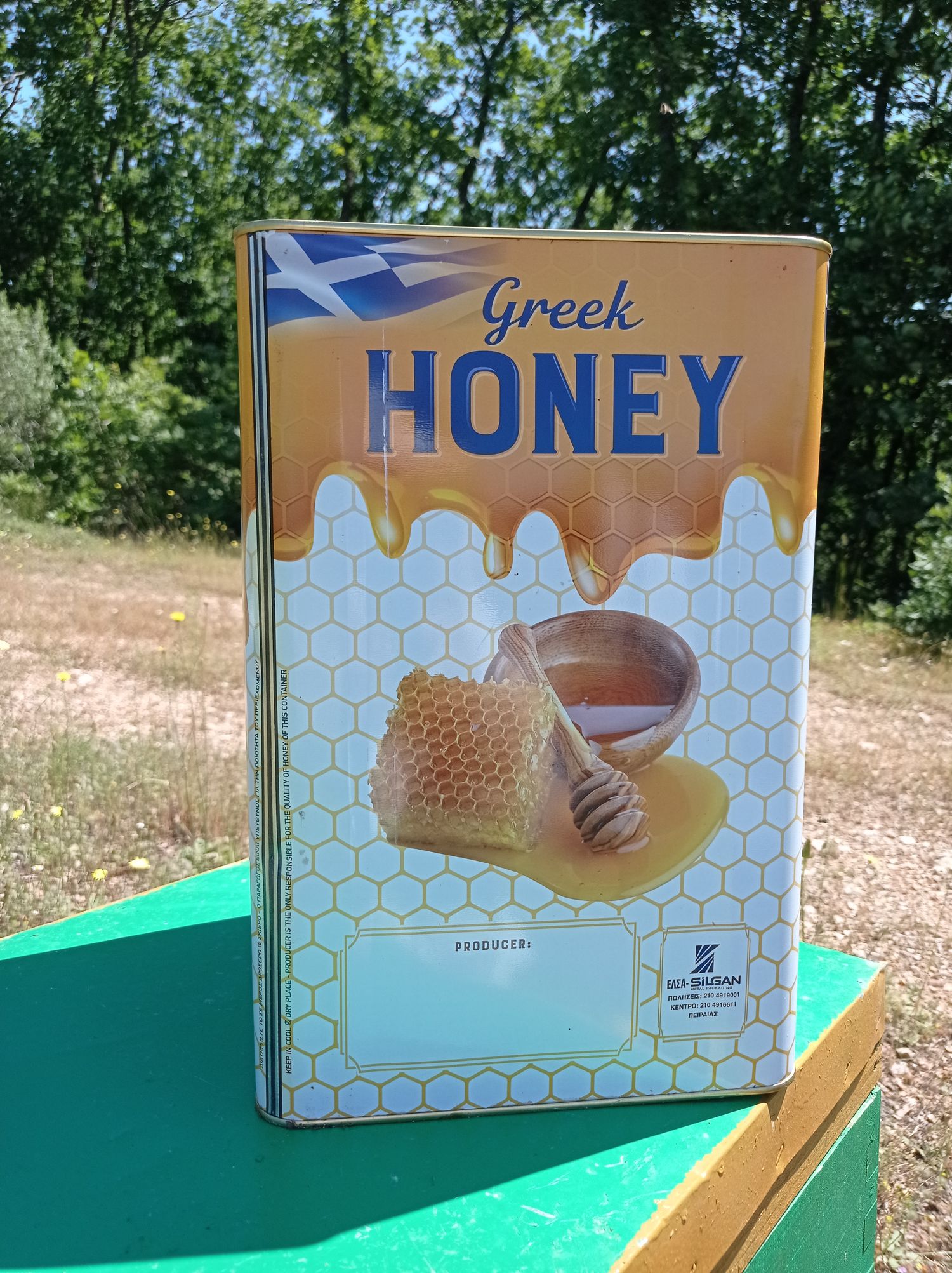 Oak - Oak Honey 26 kg container wholesale sale. The Honey is wonderful and is collected in the beautiful oak and chestnut forest in Panopoulos, Ilia