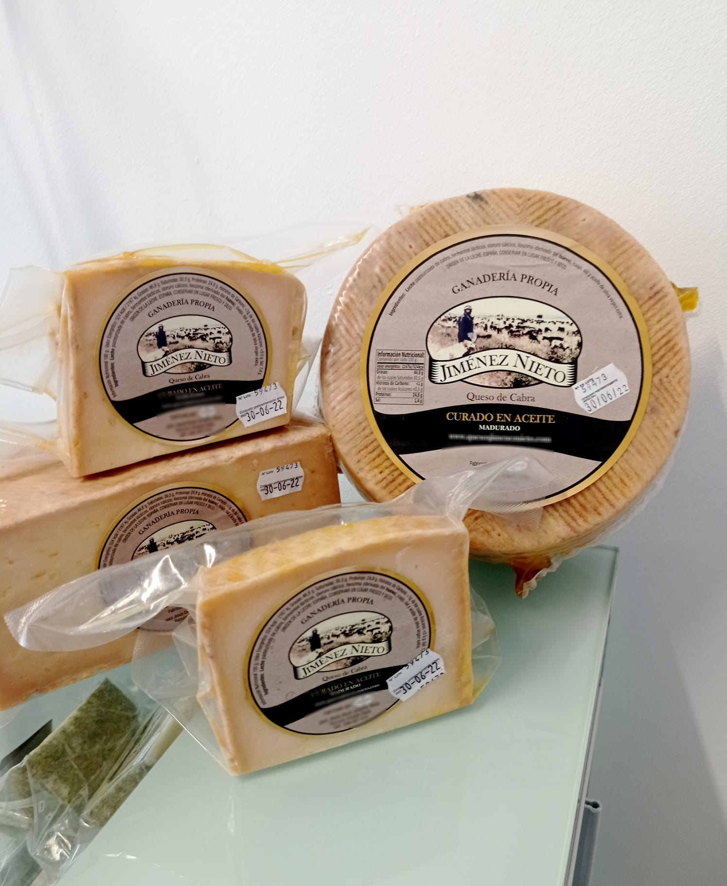 Aged Cheese in Oil 0,700 Kg