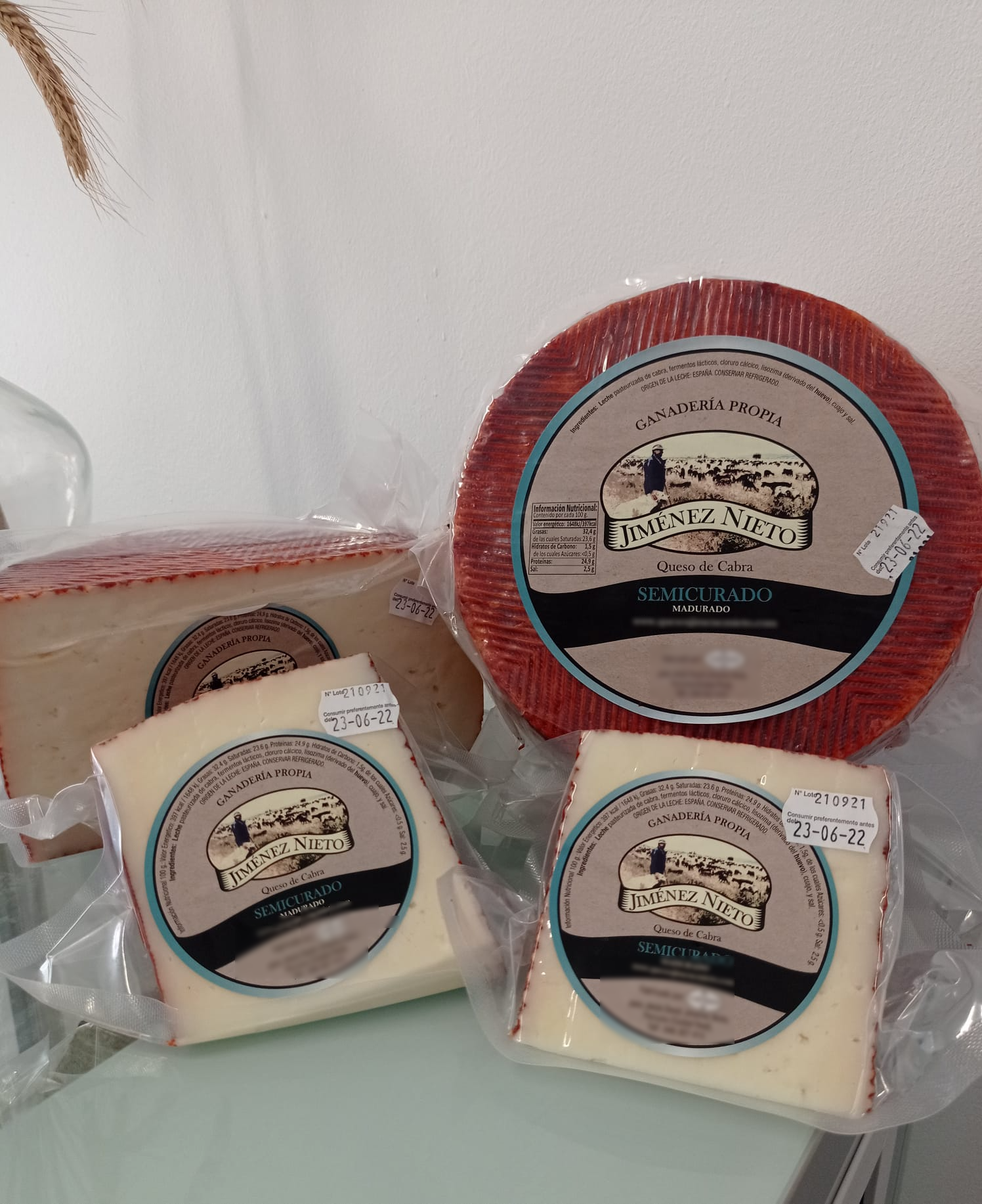Medium-aged cheese JIMENEZ NIETO 0,800 Kg.