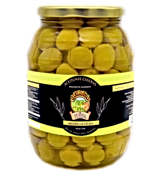 Manzanilla table olives stuffed with garlic. 1 kg