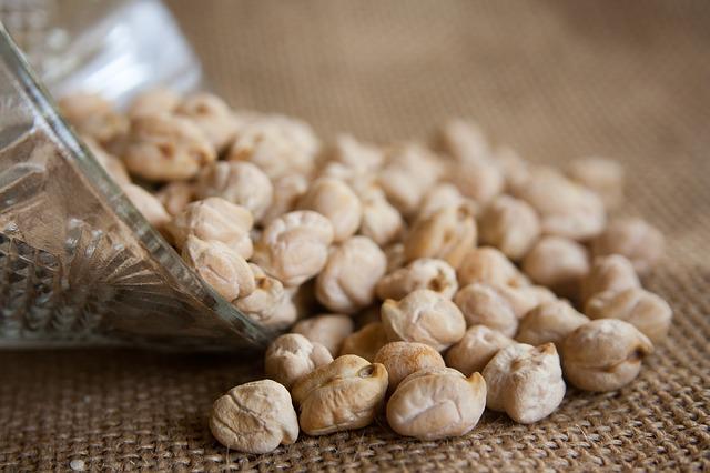 Chickpeas in bulk