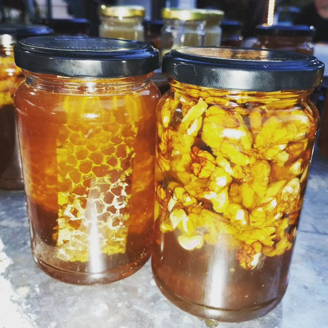 1 kg Flower Honey with honeycomb