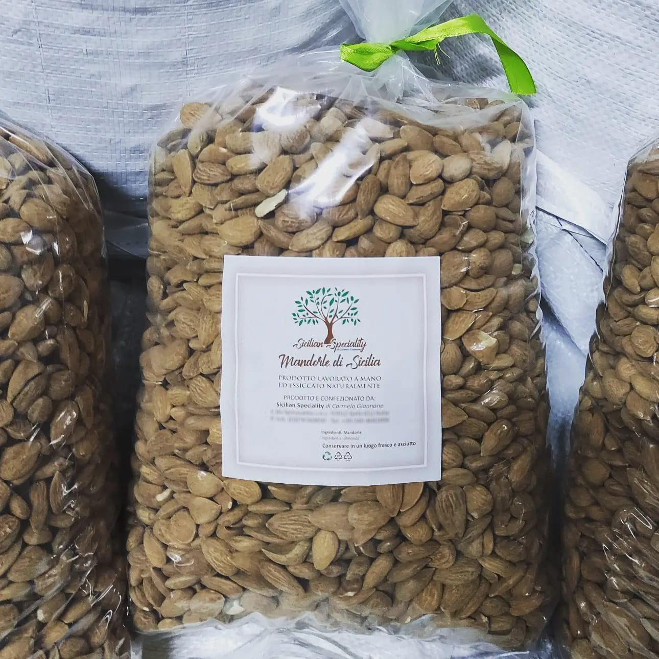 Shelled Sicilian Almonds 1 kg