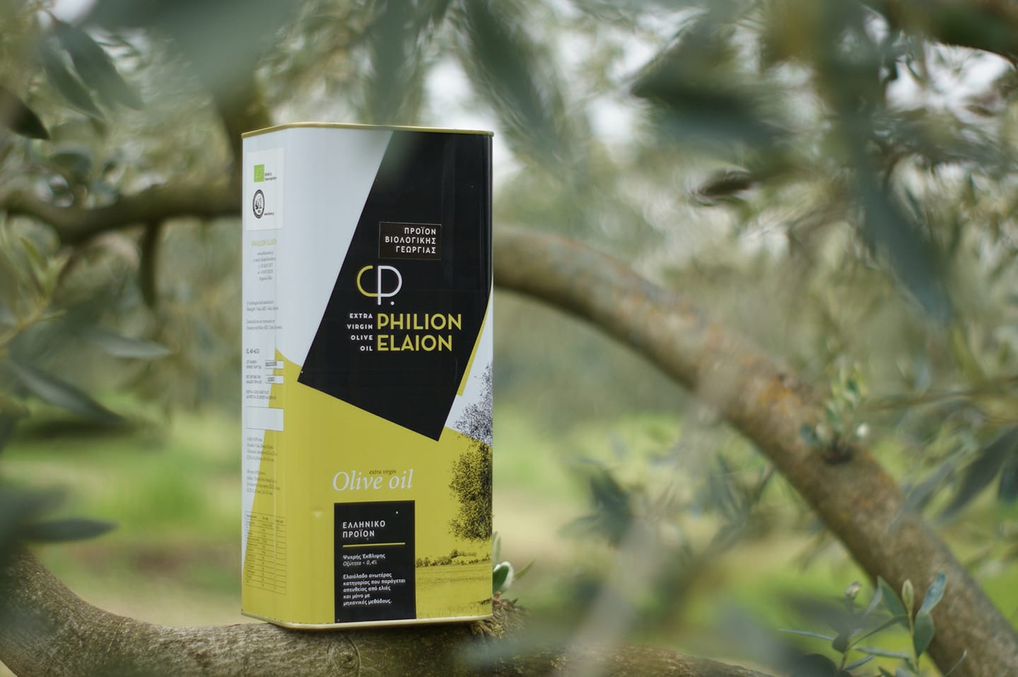Organic extra Virgin Οlive Οil (blend of Koroneiki and Kalamon varieties) in a 5 liter package
