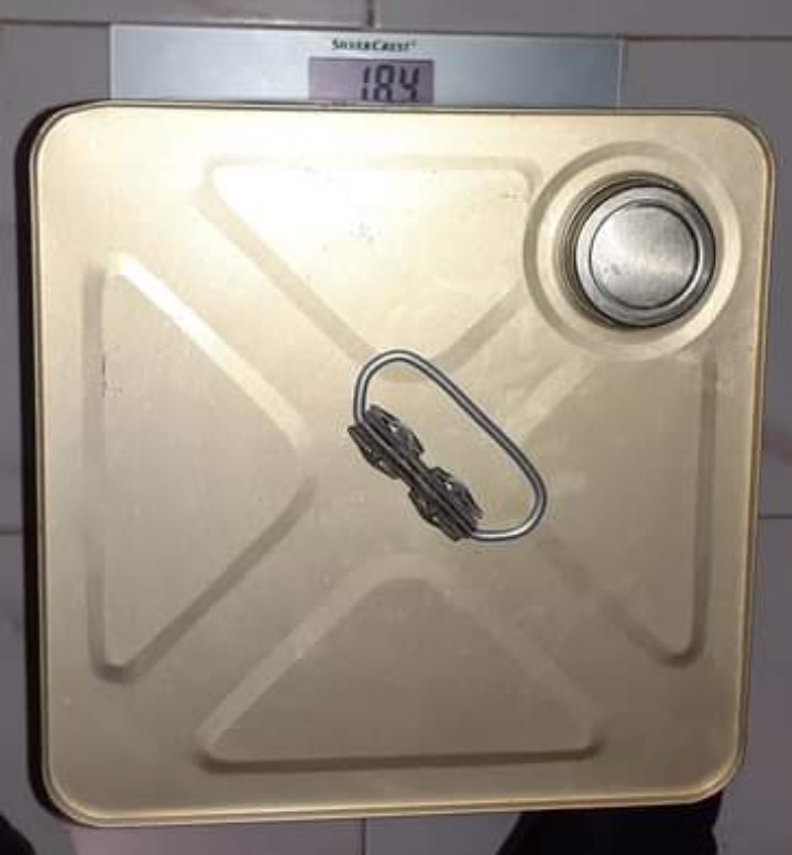 Extra Virgin Olive Oil of Aegialia from Patrinia variety in metal container 18.5L