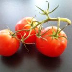 pomodoro valori nutrizionali - pomodori proprietà e controindicazioni - 100 gr di pomodori quanti sono - pomodori calorie - pomodori proteine